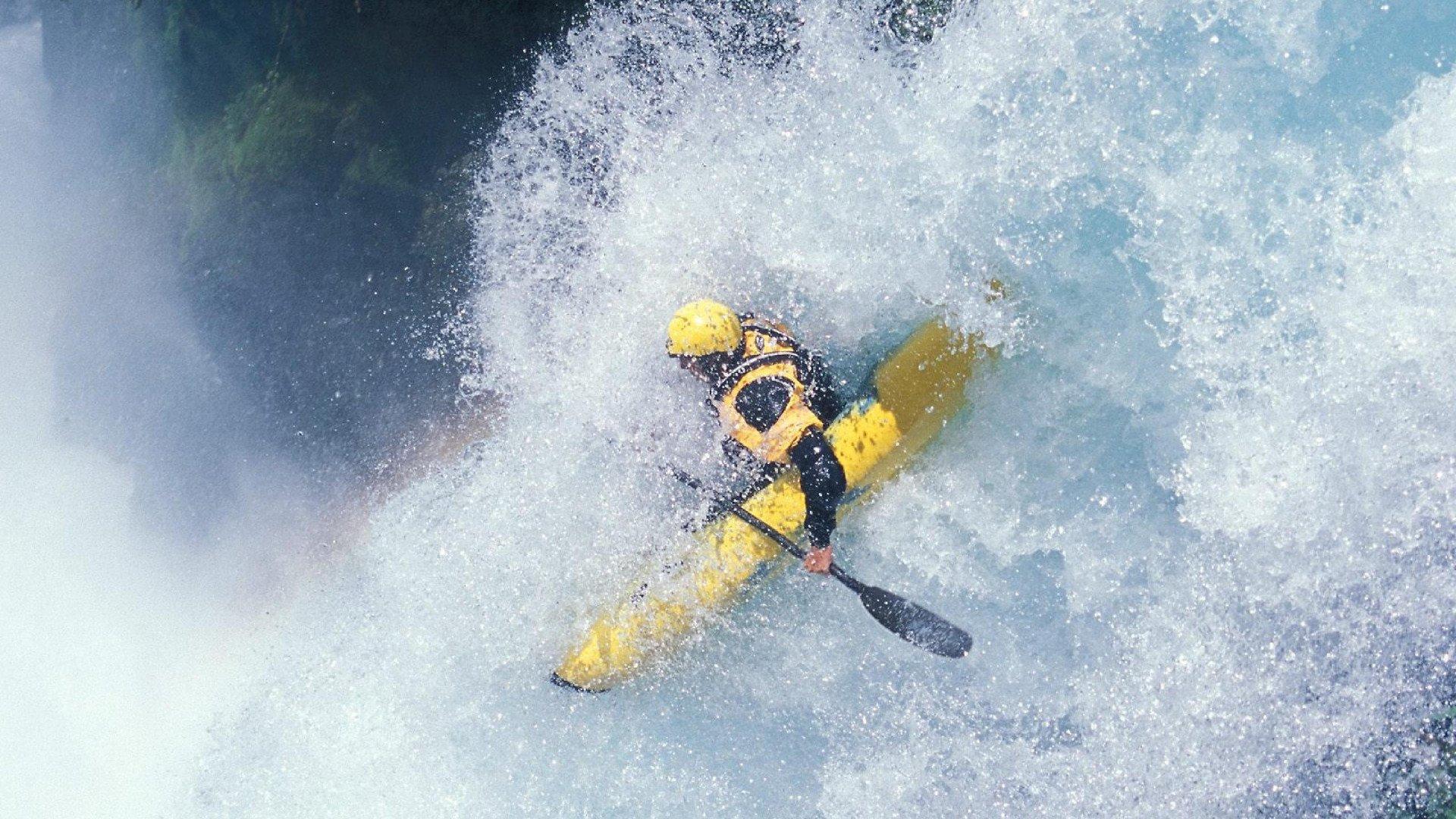 中国冰壶队世锦赛首战告捷，年轻阵容展现强劲实力