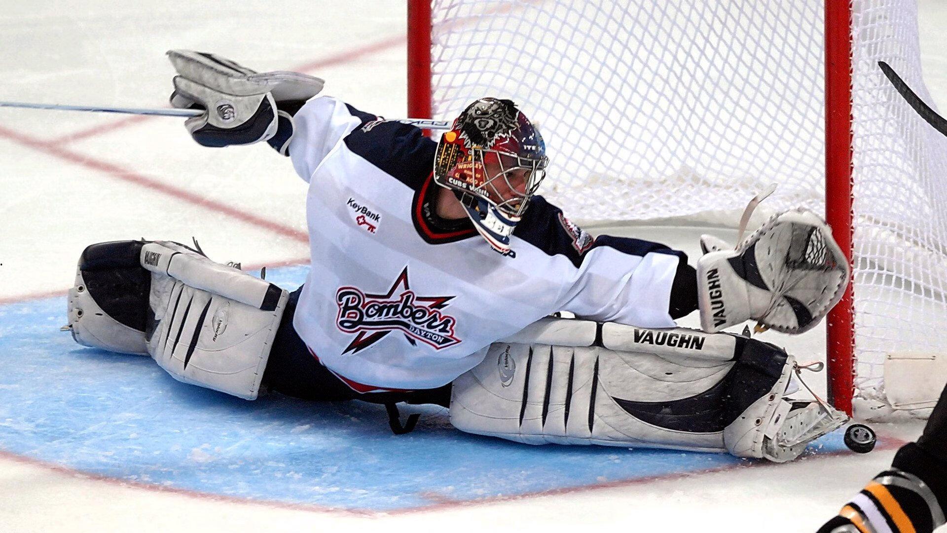 中国冰壶队力克强敌 世锦赛首战告捷