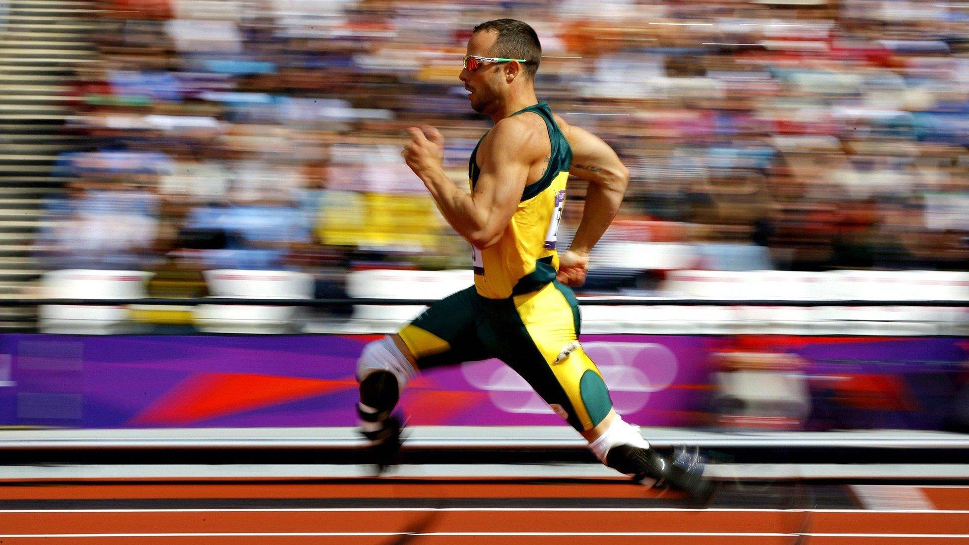 自由泳巅峰对决,世界纪录保持者与新生代天才的激烈角逐